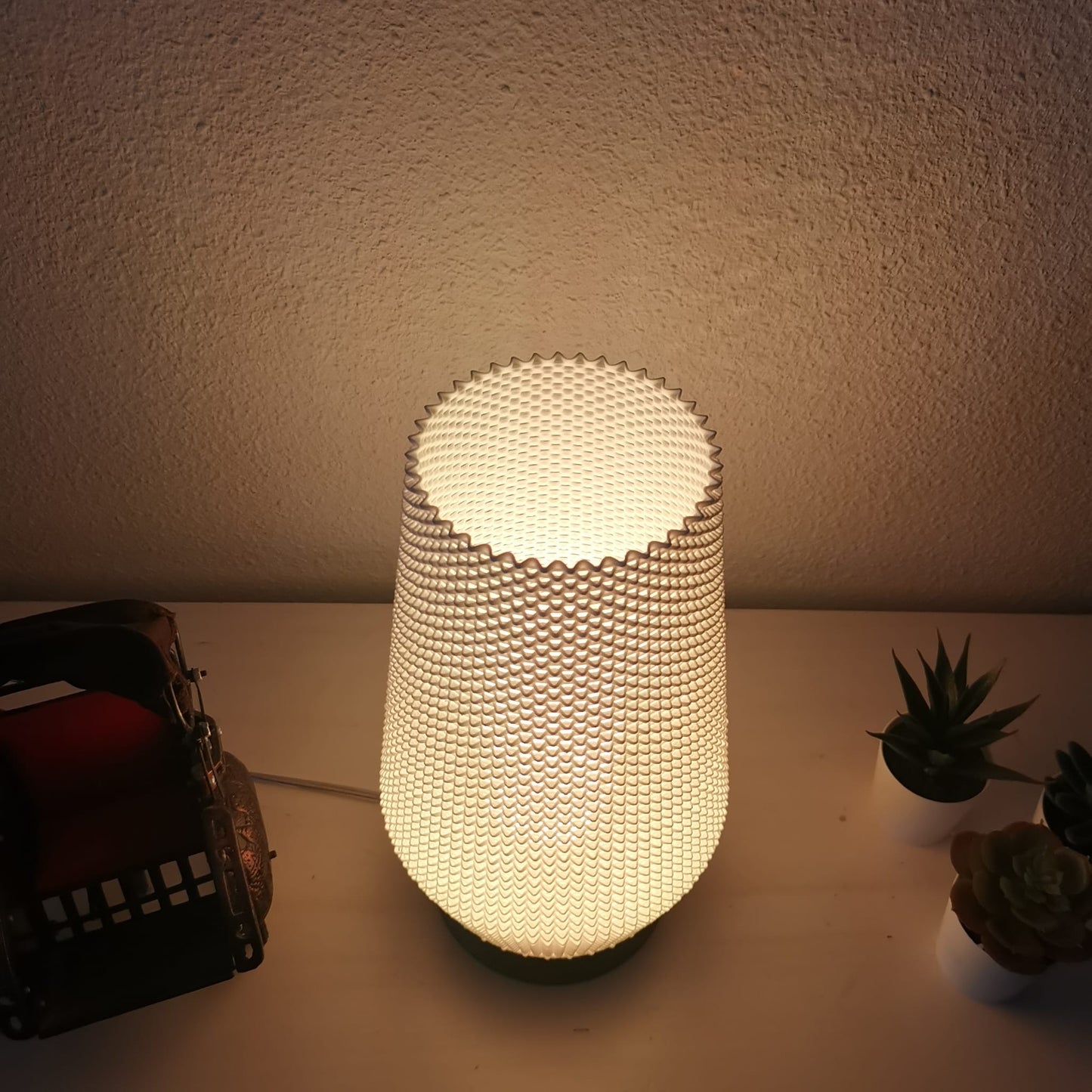 Luma Portable Table Lamp – Soft Ambient Glow for Quiet Evenings